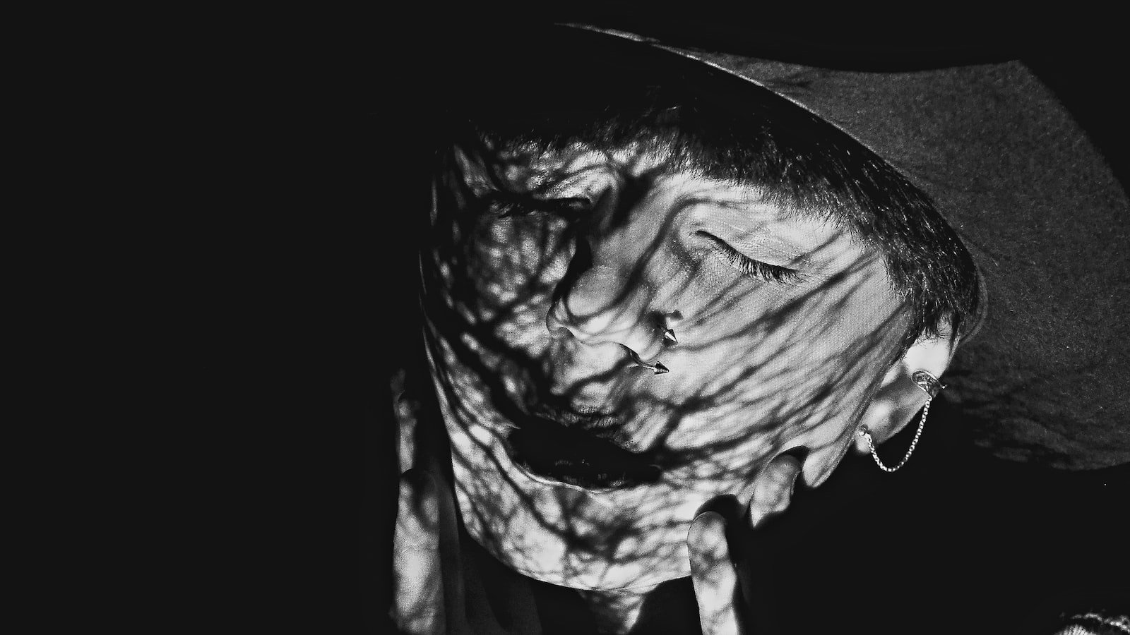 Peering into the Depths: Delving into the⁤ Enigmatic Origins and Significance