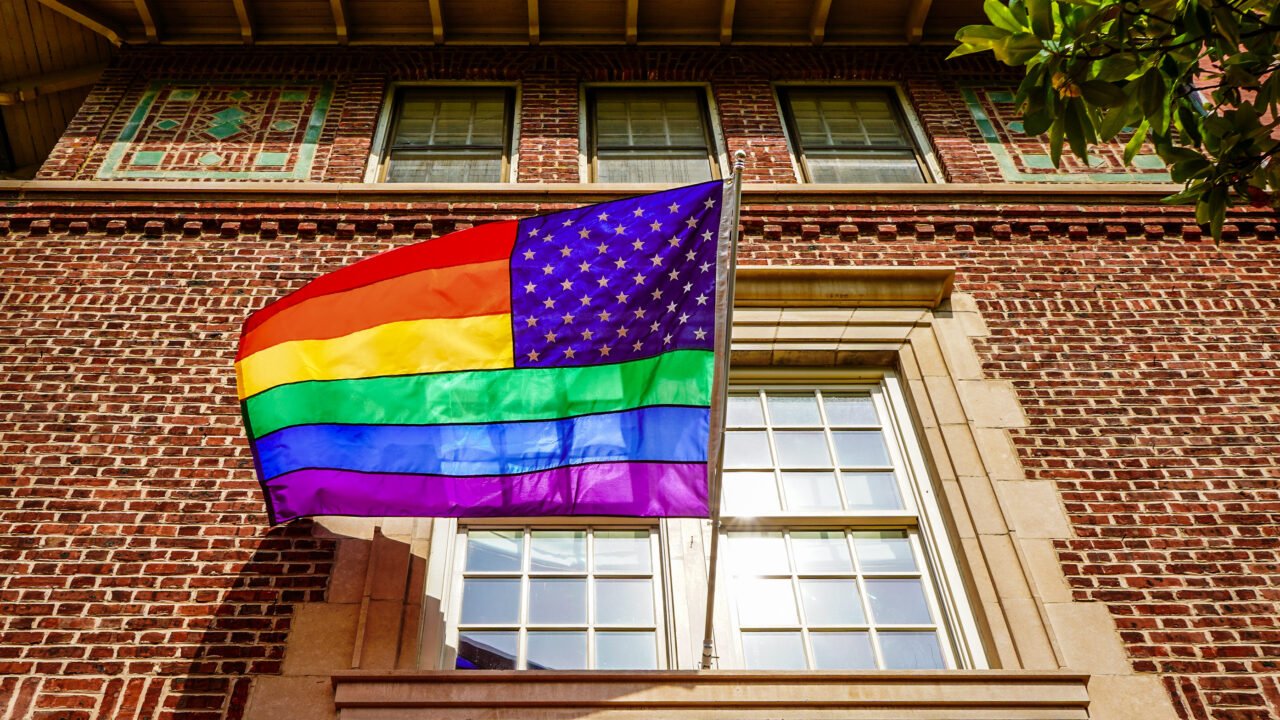 4. Rainbow Revolution: Embracing Intersectionality and Dismantling⁣ Barriers⁤ in LGBTQ+ Spaces